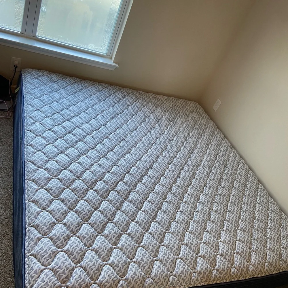 King size Serta mattress with comfort topper